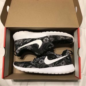 Nike roshes